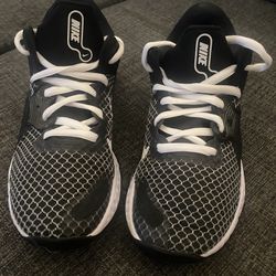 Nike Elevate 2 Men’s Basketball Shoes 9.5