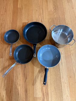 Bundle lot of 5 cooking pots pans skillet
