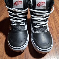 Vans Standard Mid Snow Boots Size 5.5 Black And White