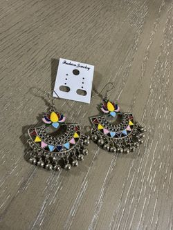 Earrings 