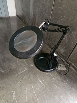 Magnifying Lamp