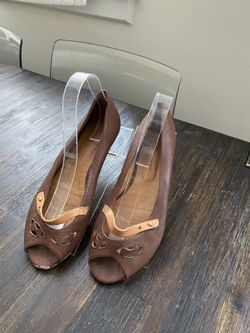 CHIE MIHARA Brown Leather Open Toe Ballet Flat 40. Condition is preowned. See pictures ask questions and make an offer!
