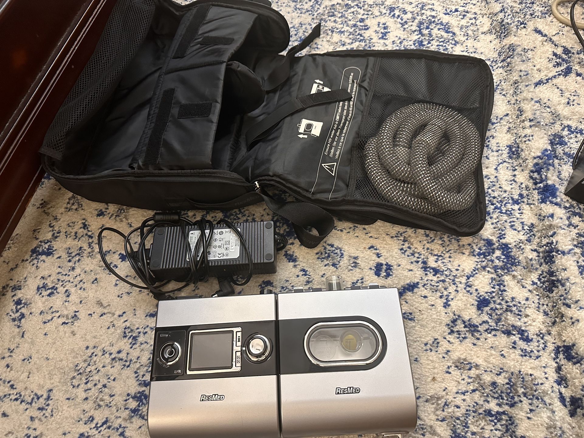 Resmed S9 Elite includes bag and water tank