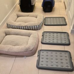 DOG CRATES, BEDS AND TRAINING TRAYS