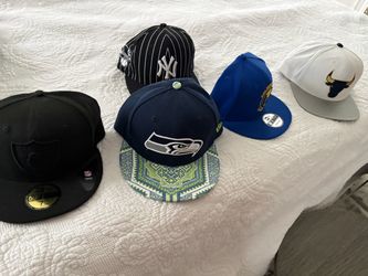 Lot of 5 Snapback & Fitted Caps