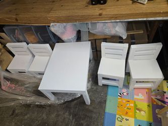 Mesa de madera para niños