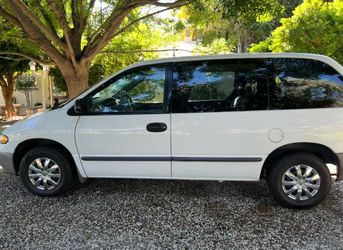 2000 Chrysler Voyager