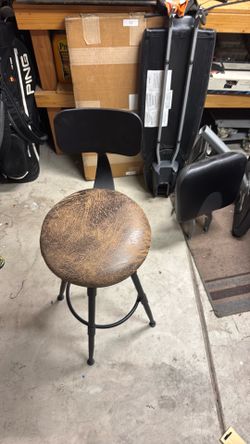 1 bar stool