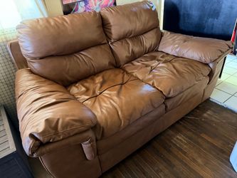 Nice love seat