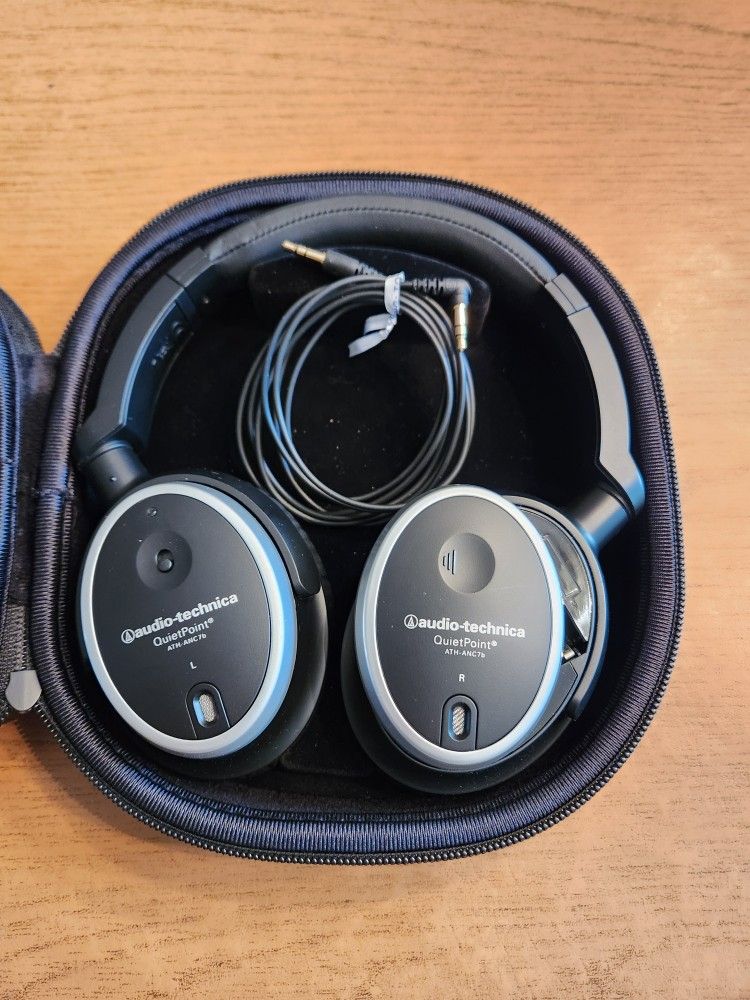 Audio-Technica ATH-ANC7b QuietPoint Noise-Cancelling Headphones