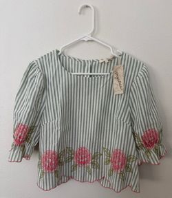 Scalloped embroidered top - super cute, size medium