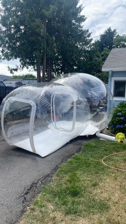 Inflatable bubble house