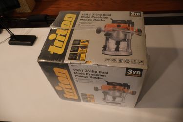 Triton TRA001 3-1/4 HP Dual Mode Plunge Router, New Sealed