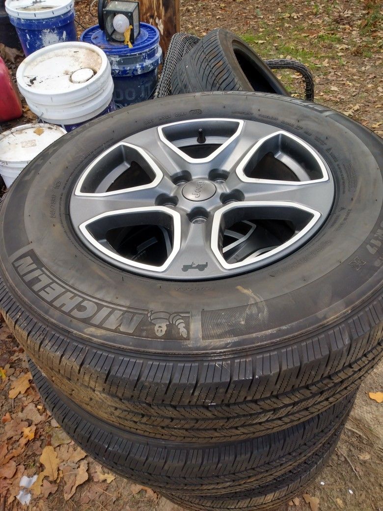 Jeep Wheels 5 Lug 17in With Tires  Michelin 