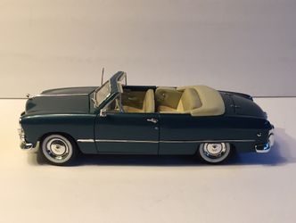 Maisto 1949 Ford Convertible Metallic 1/18 Diecast Model Car