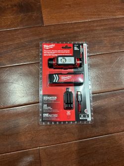 Milwaukee 2163-21 REDLITHIUM USB BOLT Headlamp – NEW