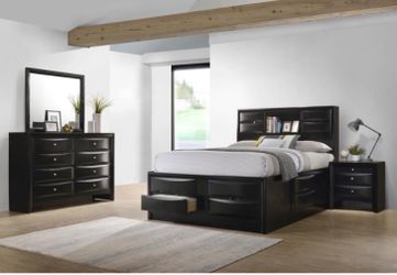 Briana 4-piece Eastern King Bedroom Set Black