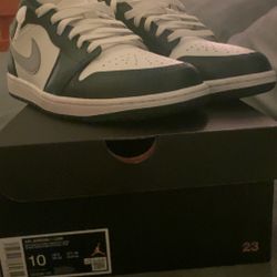 Midnight Navy Air Jordan 1 Lows