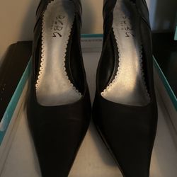 bcbg stiletto high heels