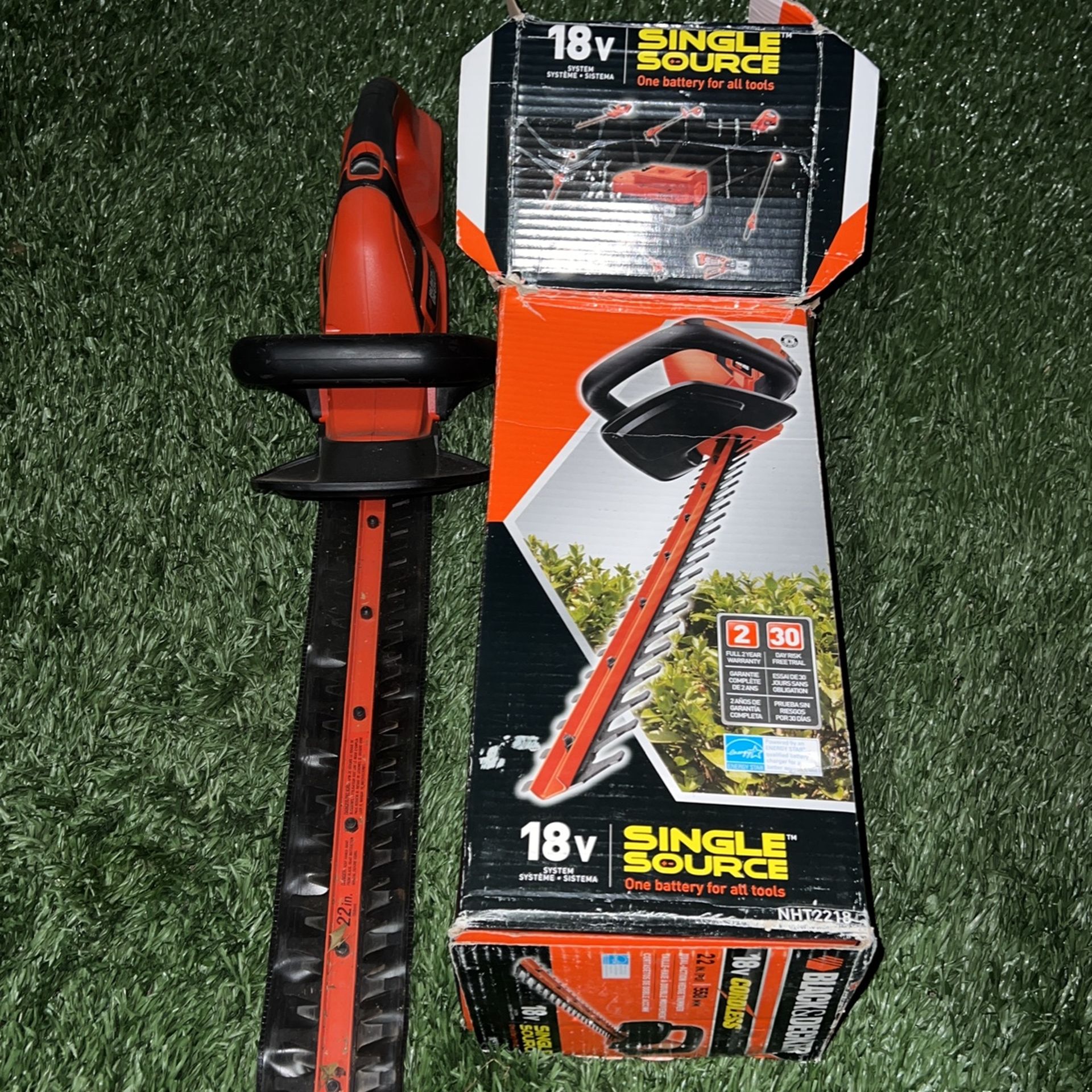dual-action hedge trimmer