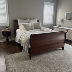 Queen Size Wooden Sleigh Bed 
