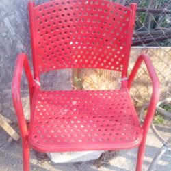 RED METAL CHAIR 