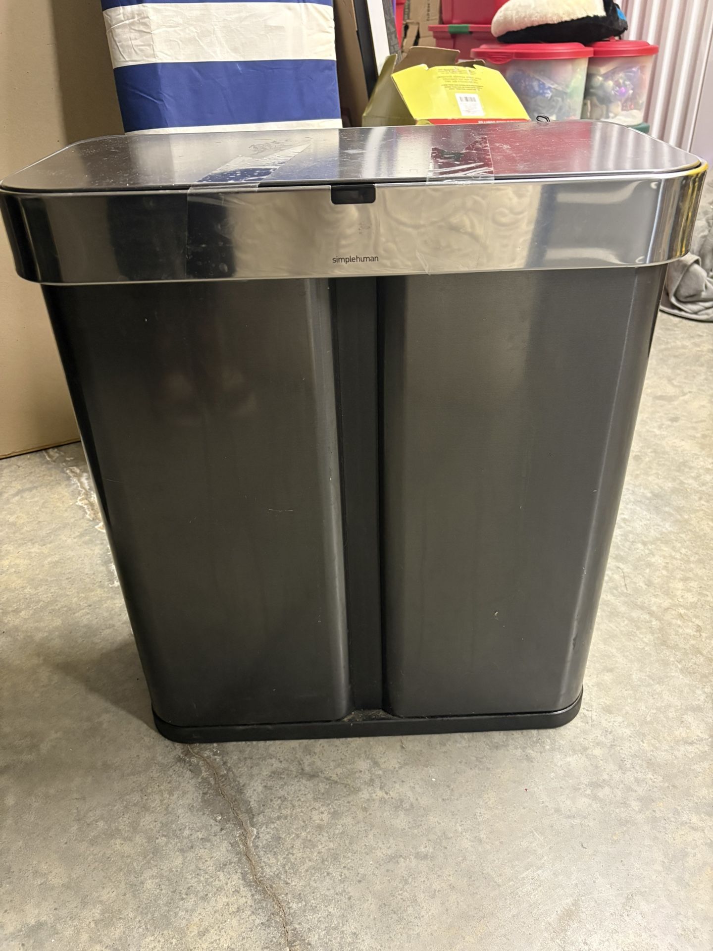 Simple Human ( Motion Sensor & Talk Command ) Trash Can