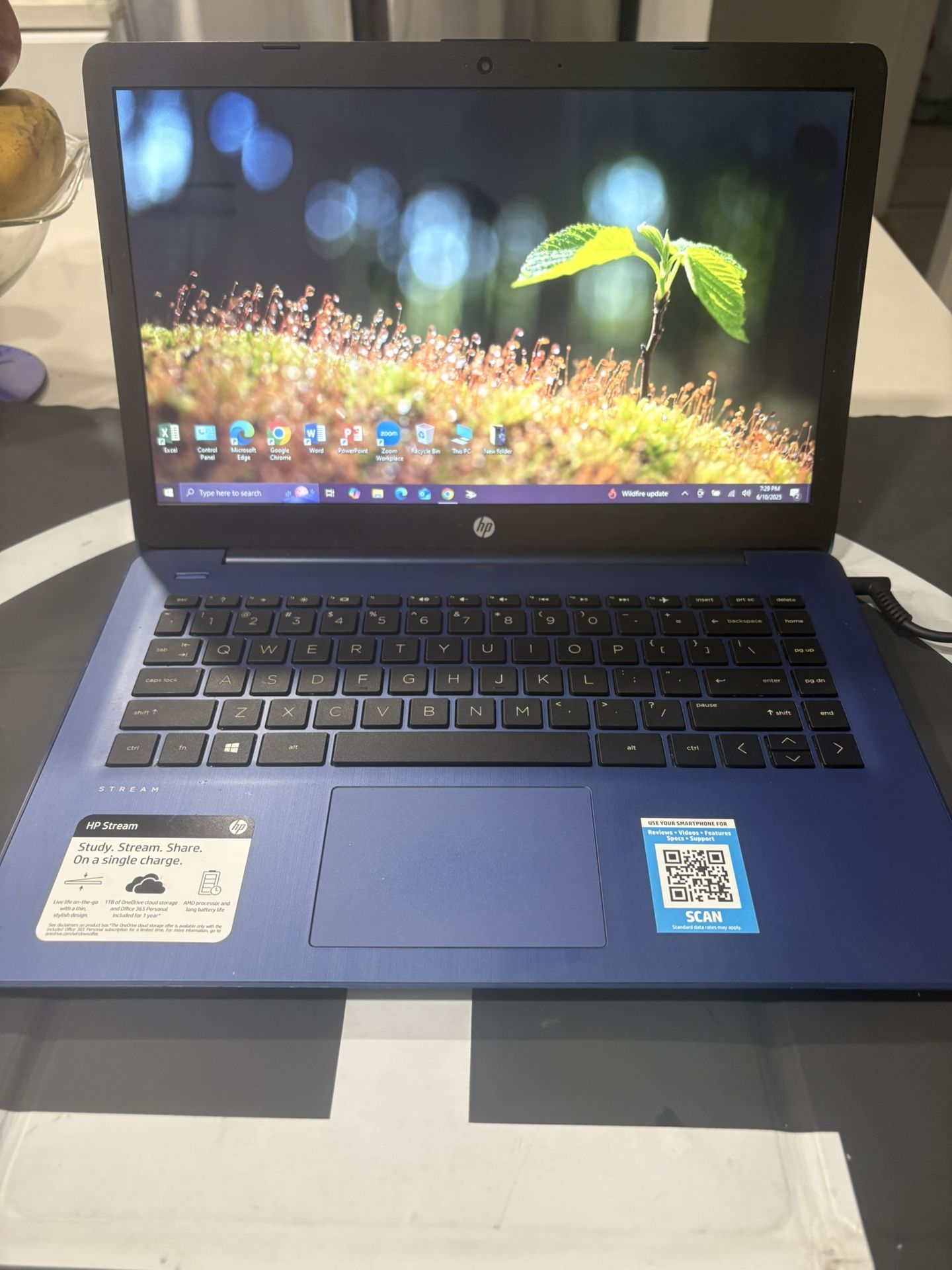 HP AMD A4-9120e Radeo R3 TOUCH SCREEN 4 compute core 2c + 2G 1500 MHz. 2 core ( s ) 4/15/2024 MICROSOFT 2021 install and activated 62.0 GB SOLID