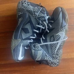 Nike Lebron 12s SIZE 6Y