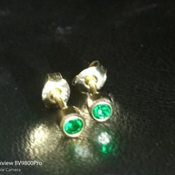 Natural Emerald Studded Earrings  50% Off