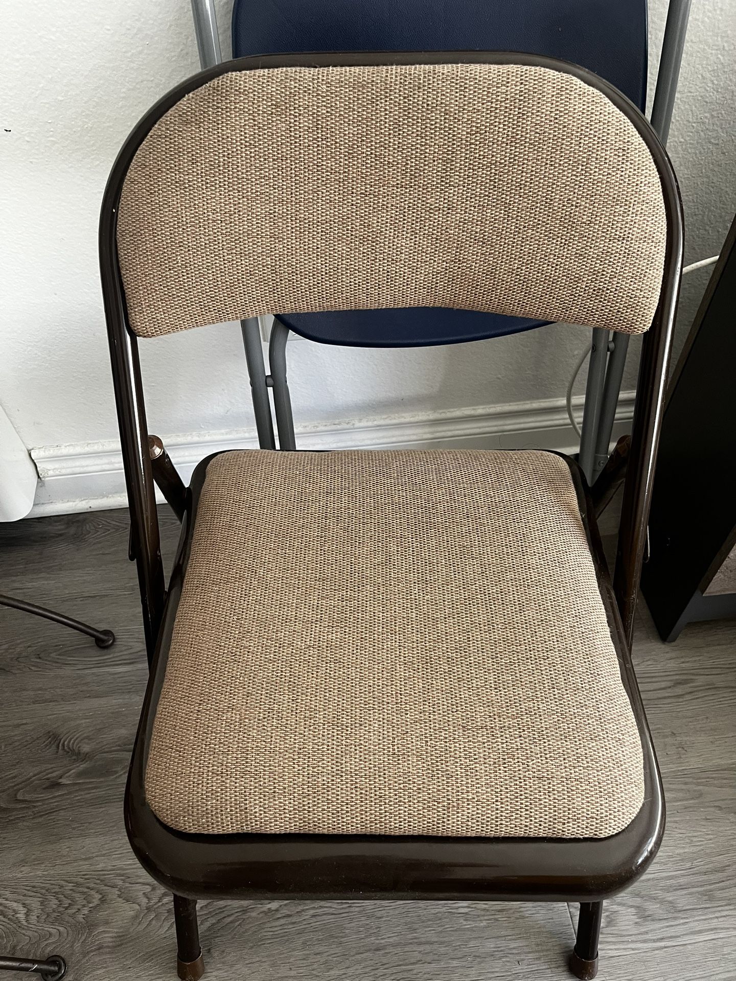 Pases Folding Chair