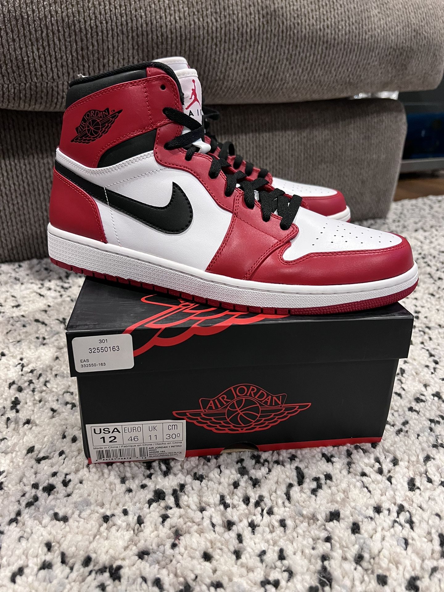 Nike Air Jordan 1 Chicago 2013 White/Varsity Red-Blk 332550-163 Size 10 NIKE AIR JORDAN 1 HIGH CHICAGO 2013 WHITE BLACK VARSITY RED  main image 3