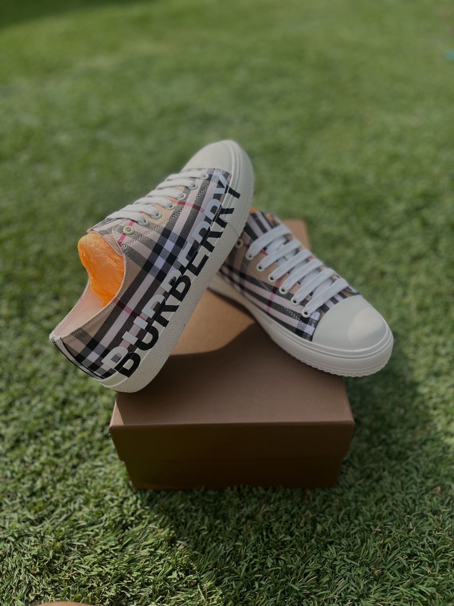women’s burberry sneakers 