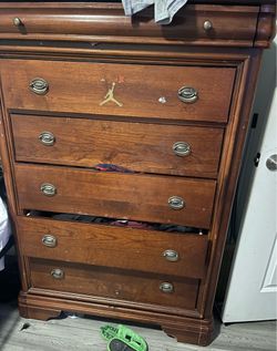 Dresser