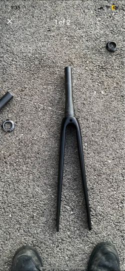 throne tapered carbon fork
