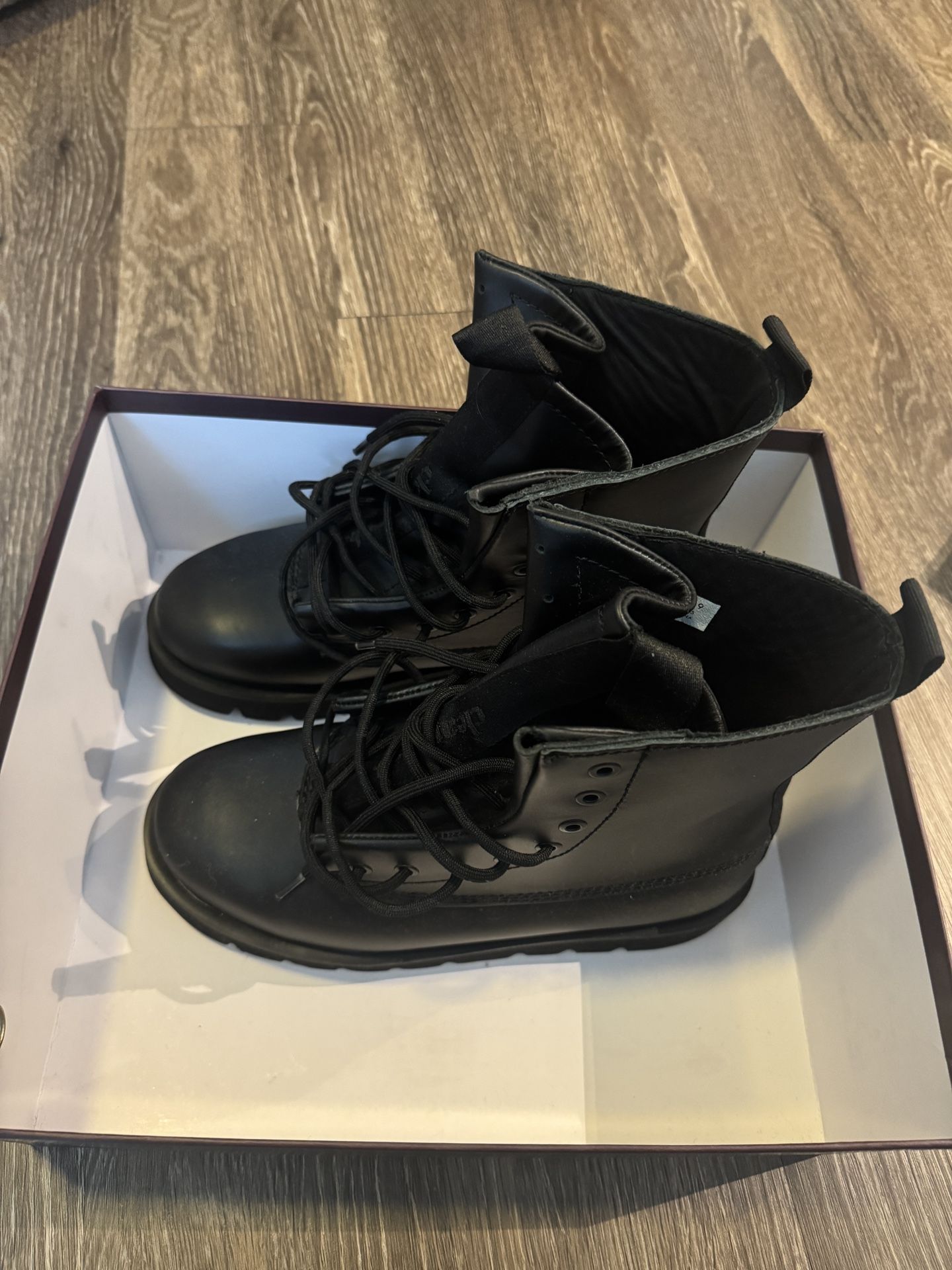 Clearweather Wampa Boots Black Size 9