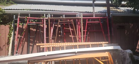Used Scaffolding Frames and Ladders Lot
