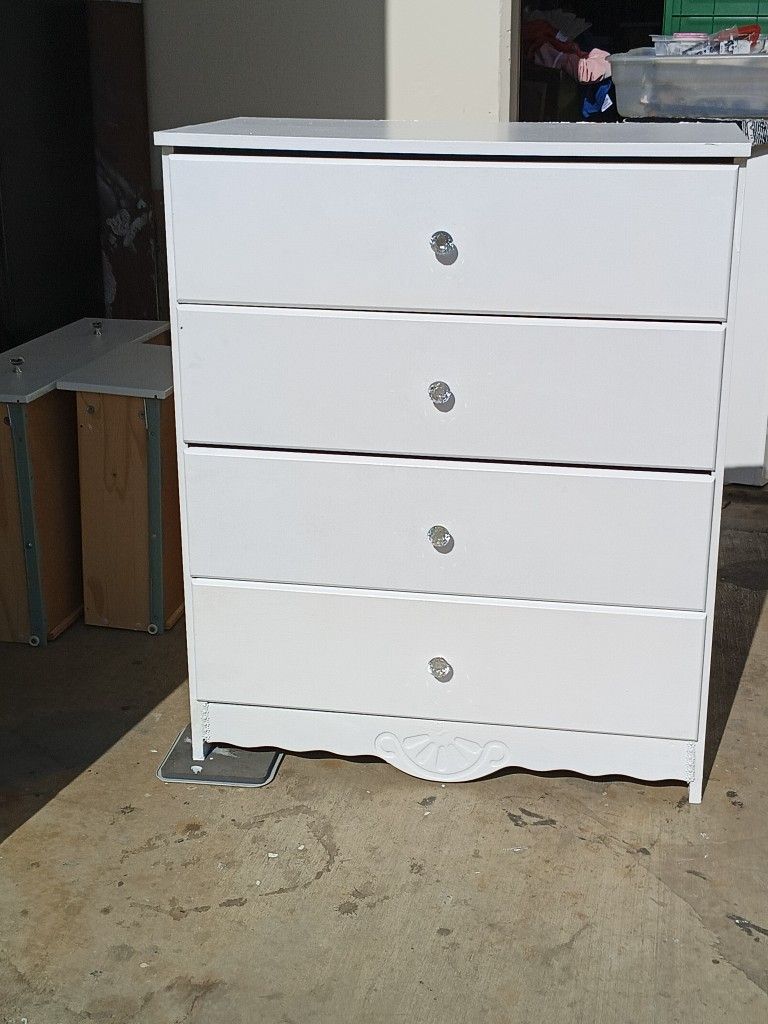 4 Drawer White Dresser
