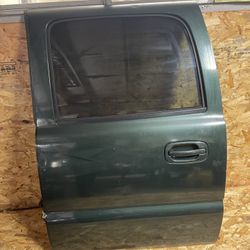 99-02 CHEVY / GMC  LH REAR DOOR 