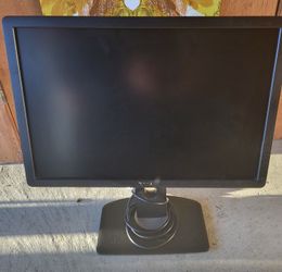 19" DELL Monitors