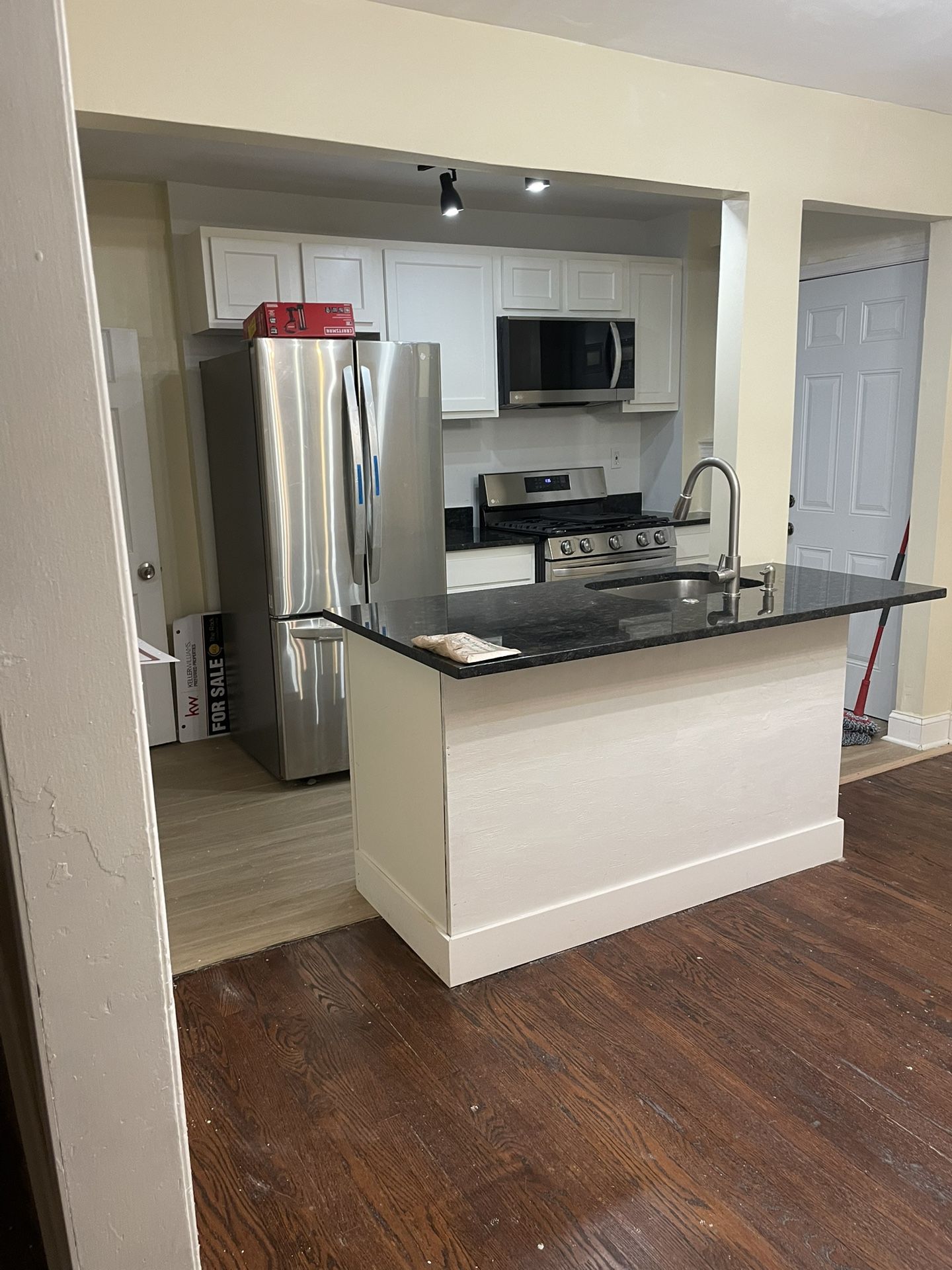 Refrigerator/ French Door