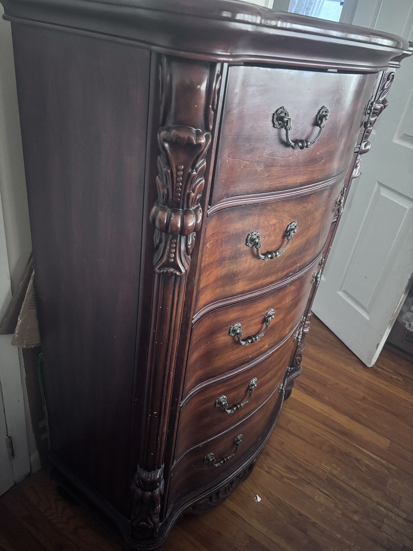 Vintage dresser
