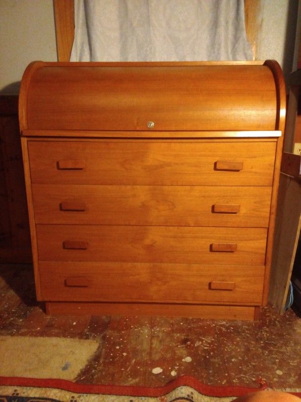 DESK/DRESSER COMBO
