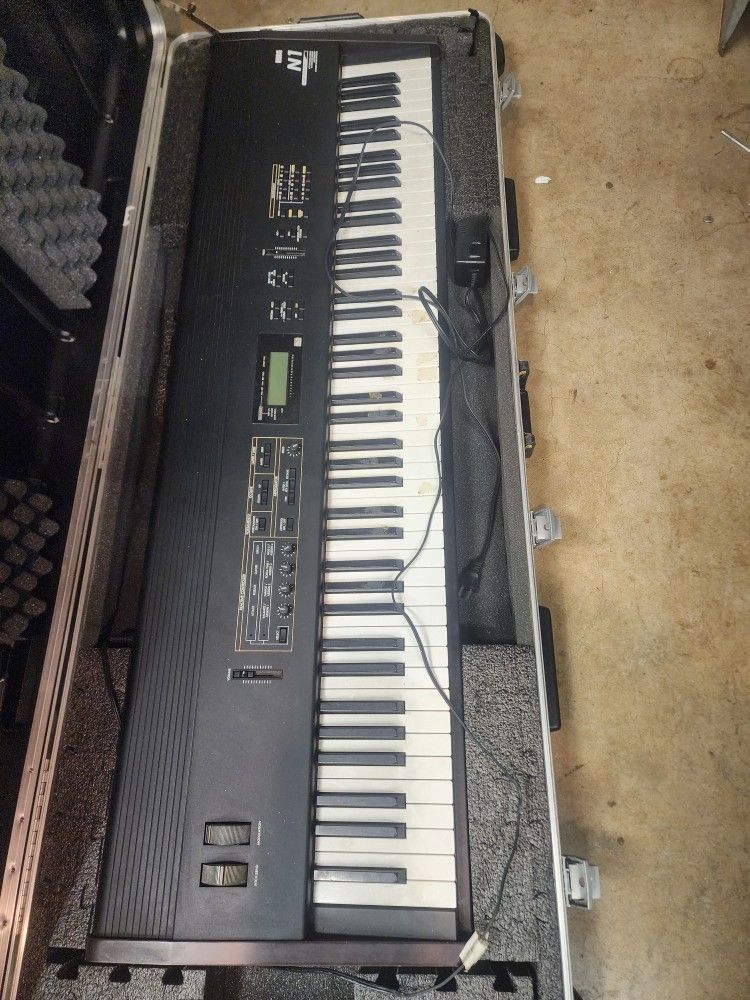 KORG N1 KEYBOARD