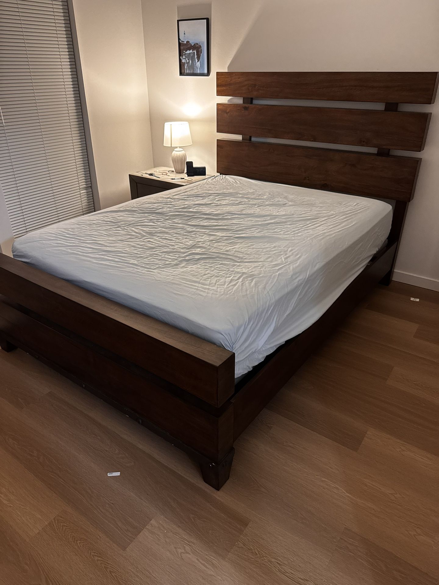 Raymour & Flanigan Santa Cruz bed Frame