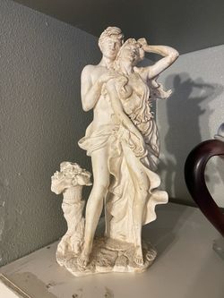 Couple Clay Statue