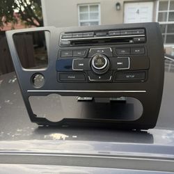 Radio Original Honda Civic 2012–2015 con Marco del Tablero – Excelente Estado