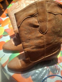 Woman Brown boots
