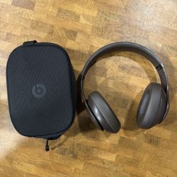 Beats Studio Pro