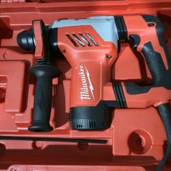 Milwaukee 1 1/8 in. Corded SDS-Plus Rotary Hammer Brand New